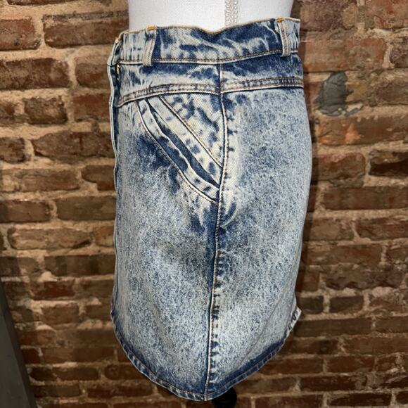 Vintage 80’s Acid Wash Denim Mini Skirt Sz 9/10 Chevron Yoke Waist- Pockets EUC - Picture 3 of 8